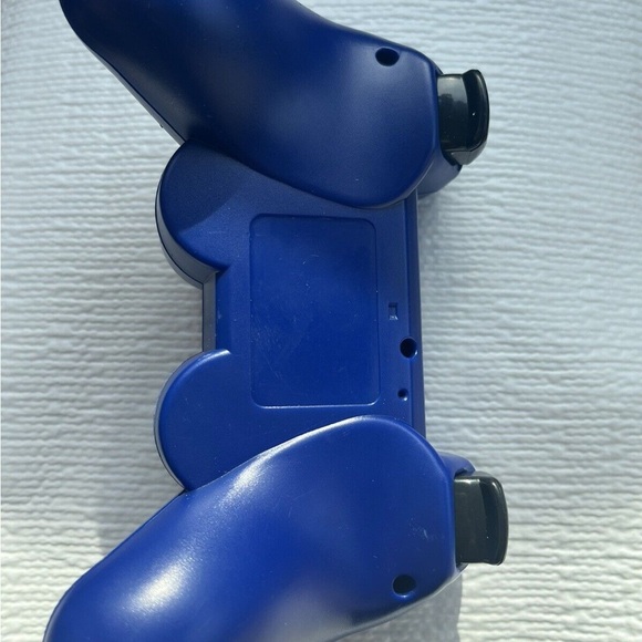 Wireless Blue Game Controller - Picture 2 of 2